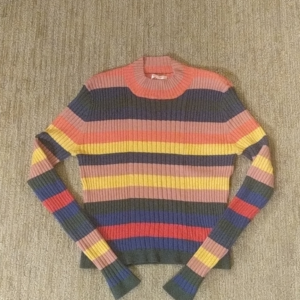 Woman/teen's striped fitted sweater. Size large